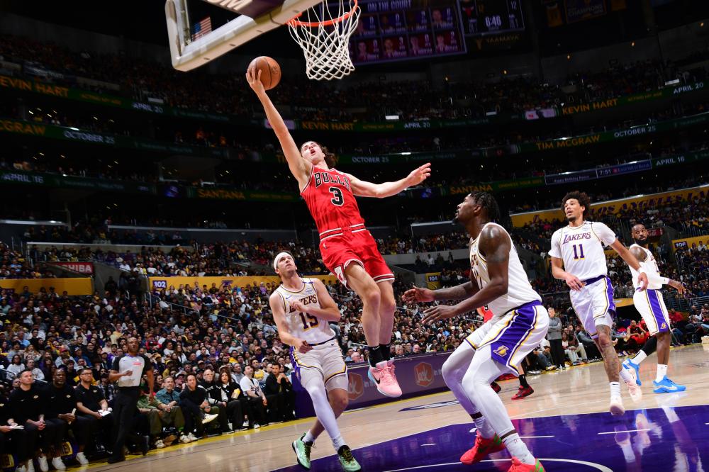 足球报：海港有意杨希，徐彬留洋仍存不确定，西海岸资金有困